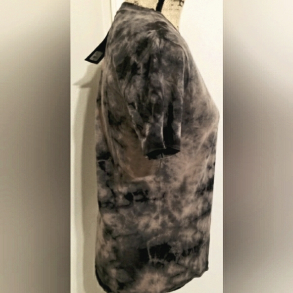 🎁Affliction Raw Edge Tie Dye Breast Awareness Tee🎁 - Picture 3 of 4